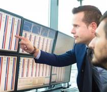 Cú hích cơ cấu danh mục quỹ ETF ngoại kéo MCH, VCK ngược dòng tăng trần