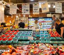 Giá dầu thế giới phủ bóng lên kinh tế Canada