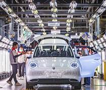 Giá dầu tăng thúc đẩy làn sóng xe điện toàn cầu