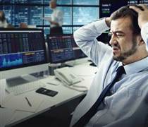 Khối ngoại bán ròng mạnh trong ngày VN-Index giảm 51 điểm, hai cổ phiếu bị "xả" gần 1.300 tỷ đồng