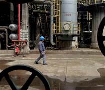 Lộ 'đại gia' đứng sau mua 90% dầu thô xuất khẩu của Iran, dùng đồng nội tệ giúp Tehran nhập nhiều loại hàng hóa dù bị trừng phạt