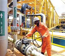 FED tiến thoái lưỡng nan