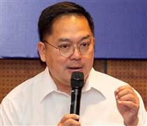 Ông Hoàng Nam Tiến từng tiết lộ: 1 năm rưỡi phụ thuộc vào AI, con người đã suy giảm năng lực cốt lõi, mất điện thì làm sao?