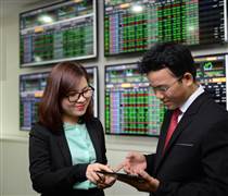 Thị trường chứng khoán có “cú hồi”, đã đến lúc giải ngân?