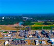 Nhà máy lọc dầu Dung Quất, Nghi Sơn đủ nguyên liệu sản xuất đến hết tháng 4