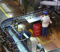 Giá xăng dầu tăng: Doanh nghiệp siết chi phí, tăng tốc chuyển đổi năng lượng