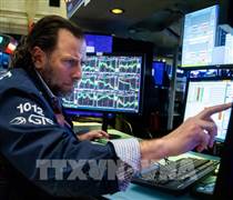 Chỉ số Nasdaq và S&P 500 giảm điểm mạnh nhất trong hơn 2 tháng