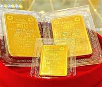 Giá vàng miếng SJC cao hơn giá vàng thế giới đến 30 triệu đồng/lượng cả tuần qua