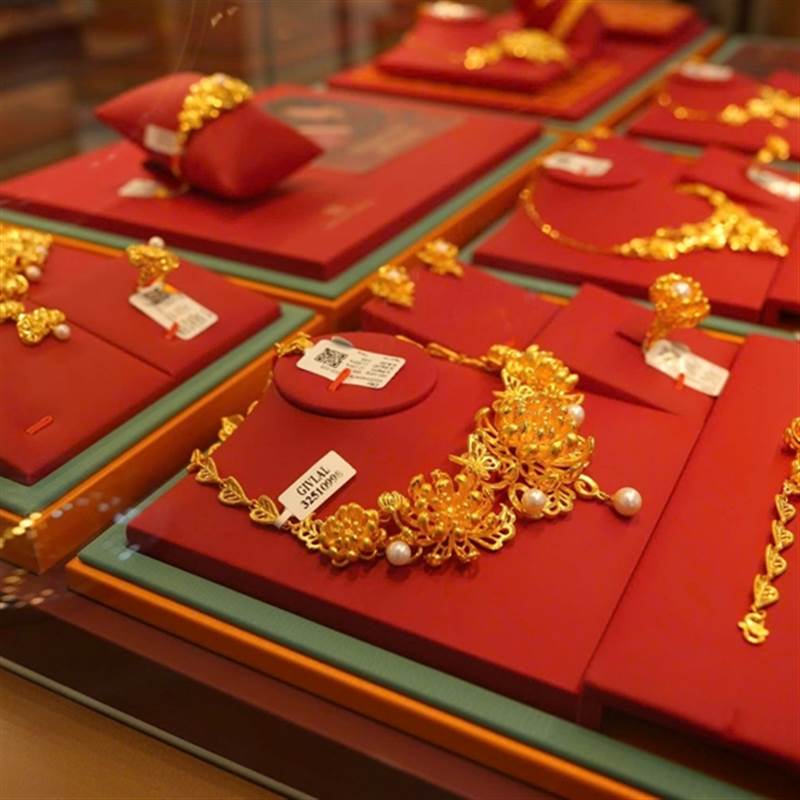 Giá vàng hôm nay (29-3): Tiếp tục tăng phi mã