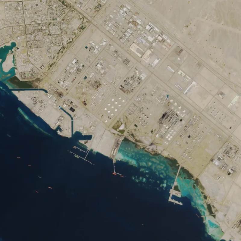 Saudi Arabia chạy tối đa công suất tuyến cung ứng thay thế khi Eo biển Hormuz tắc nghẽn