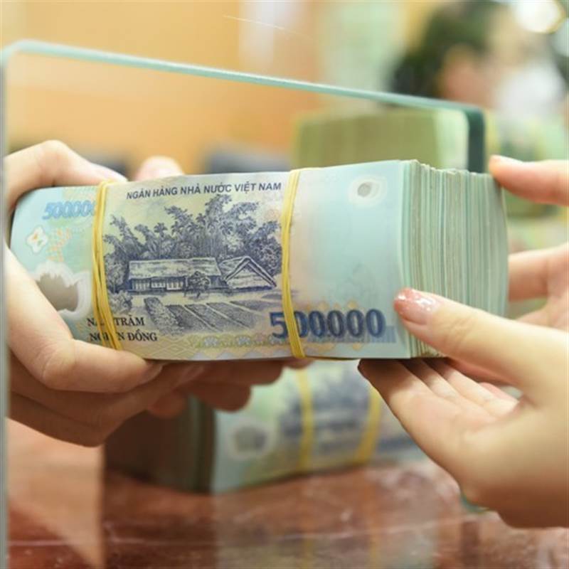 Cách nào ‘hạ nhiệt’ lãi suất?