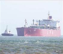 Hai tàu chở khí đốt của Ấn Độ đi qua eo biển Hormuz