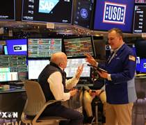 Chứng khoán Mỹ nhìn lại bài học năm 2011: Tìm lạc quan giữa “biển lửa”