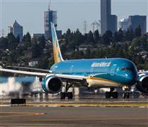 HVN: Vietnam Airlines xoay xở ra sao trước áp lực giá nhiên liệu?