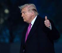 Sau bài phát biểu của Ngài Donald Trump: Giá dầu tăng mạnh, vàng lao dốc, chứng khoán “đỏ lửa”