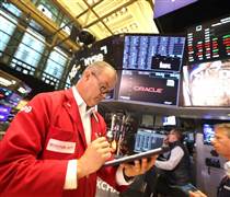 Chứng khoán Mỹ giằng co, giá dầu và xung đột Trung Đông phủ bóng thị trường