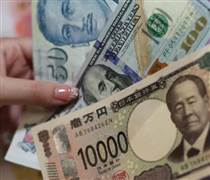 Tiền tệ châu Á trước gọng kìm từ đô la Mỹ và giá dầu