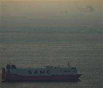 Một tàu chở hàng của EU báo tin vui không ngờ từ eo biển Hormuz