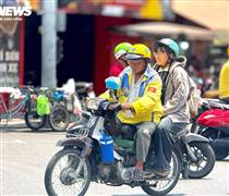 Nhiều tài xế xe công nghệ 'nhẹ gánh' khi chuyển sang xe điện