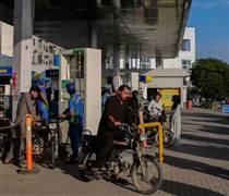 Từng khoe kỷ lục 20 tàu vượt eo biển Hormuz giữa chiến sự, quốc gia châu Á này lại bất ngờ tăng giá xăng dầu lên mức không tưởng - tương đương 150.000 đồng/lít dầu diesel