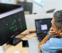 Giai đoạn bất định chưa đi qua, vì sao nhiều công ty chứng khoán chọn ‘tấn công’?