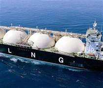 Phát hiện 2 tàu LNG từ nơi bị Iran tấn công bắt đầu rời Hormuz - một trong số đó hướng thẳng đến láng giềng Việt Nam