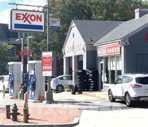 Giá xăng tại Mỹ có nguy cơ chạm mốc 5 USD/gallon