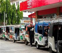 Campuchia đang nỗ lực kiểm soát giá nhiên liệu, có loại ở mức 53.266 đồng/lít