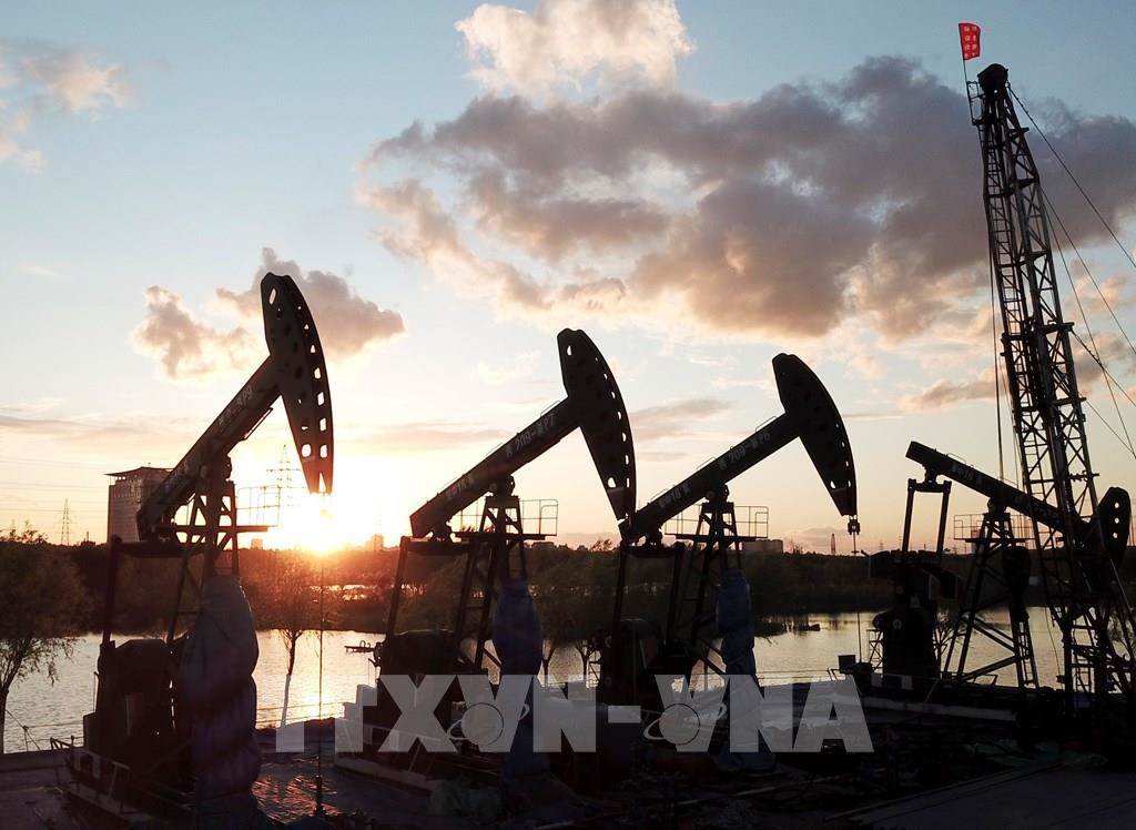 Giá dầu phục hồi do những bất ổn xung quanh thỏa thuận ngừng bắn Mỹ-Iran