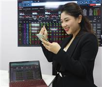 Thanh khoản thị trường chứng khoán quý I/2026 cải thiện rõ rệt