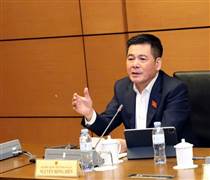 Phải để người dân yên tâm đầu tư thay vì vùi tiền trong đất, vàng