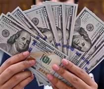 Thỏa thuận ngừng bắn Mỹ-Iran khiến đồng USD rớt giá