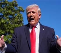 Anh không phong tỏa eo biển Hormuz cùng Mỹ, 2 tàu dầu chạy đua "phá vây"