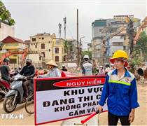 Gỡ “điểm nghẽn” mặt bằng, tăng tốc hai dự án cầu vượt sông Hồng