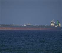 Siêu tàu chở dầu Iran bật tín hiệu nhận dạng qua eo biển Hormuz bất chấp lệnh phong tỏa của Mỹ