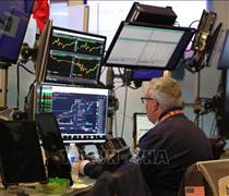 Phố Wall lập đỉnh, Nasdaq ghi nhận chuỗi tăng dài nhất 15 năm