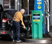 Giá dầu tăng mạnh do lo ngại gián đoạn nguồn cung