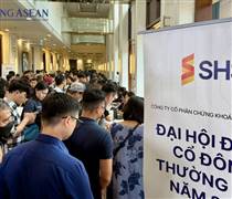 SHS: ĐHĐCĐ SHS - Hơn 2.800 cổ đông tham dự, nhà đầu tư nô nức nhận quà