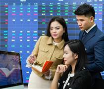 Khối ngoại 'vung tiền' gom ròng, VN-Index vẫn rung lắc