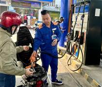 Xuất khẩu xăng dầu giảm sâu, nhập khẩu tăng mạnh phục vụ sản xuất