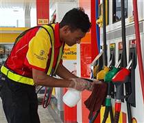 Bán nhiên liệu chỉ 13.000 đồng/lít, nước ASEAN này đang dự tính mua dầu từ Nga