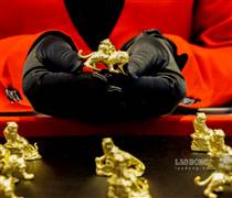 Giá vàng giằng co, ngân hàng lớn vẫn kỳ vọng tăng về dài hạn