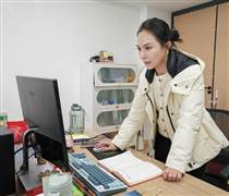 Giới trẻ Trung Quốc tận dụng trí tuệ nhân tạo (AI) lập doanh nghiệp một người