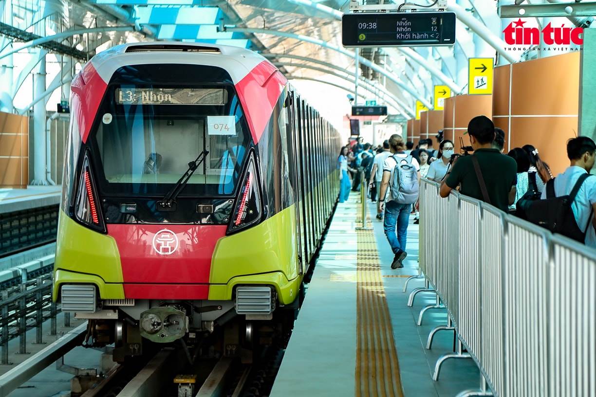 В Ханои запустили единое приложение для оплаты поездок на метро и такси