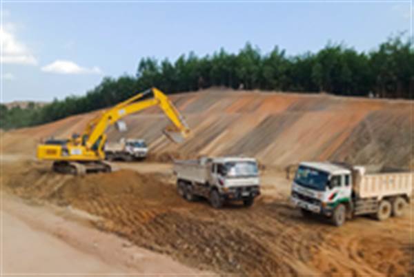 Chính phủ họp trực tuyến để đốc thúc đầu tư công
